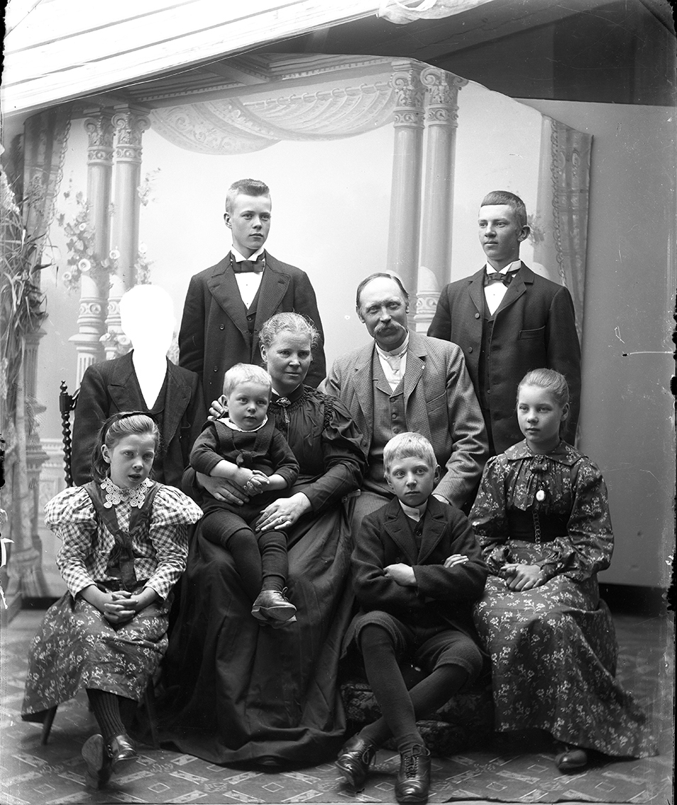 Gruppbild med familjen Eklöf i Gränna.