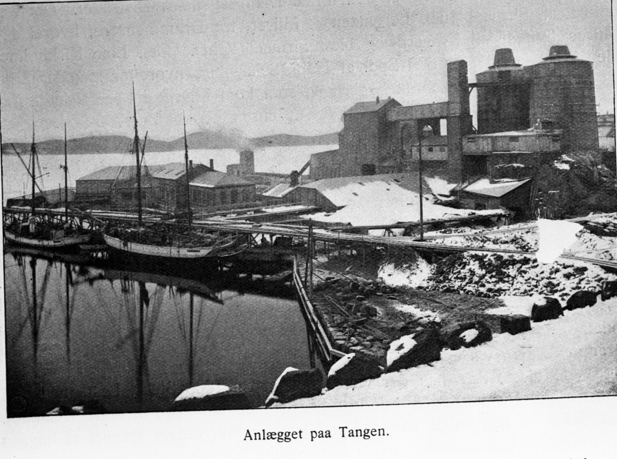 Karbidfabrikkanlegget på Tangen - foto e. tidl. foto (i KBH)