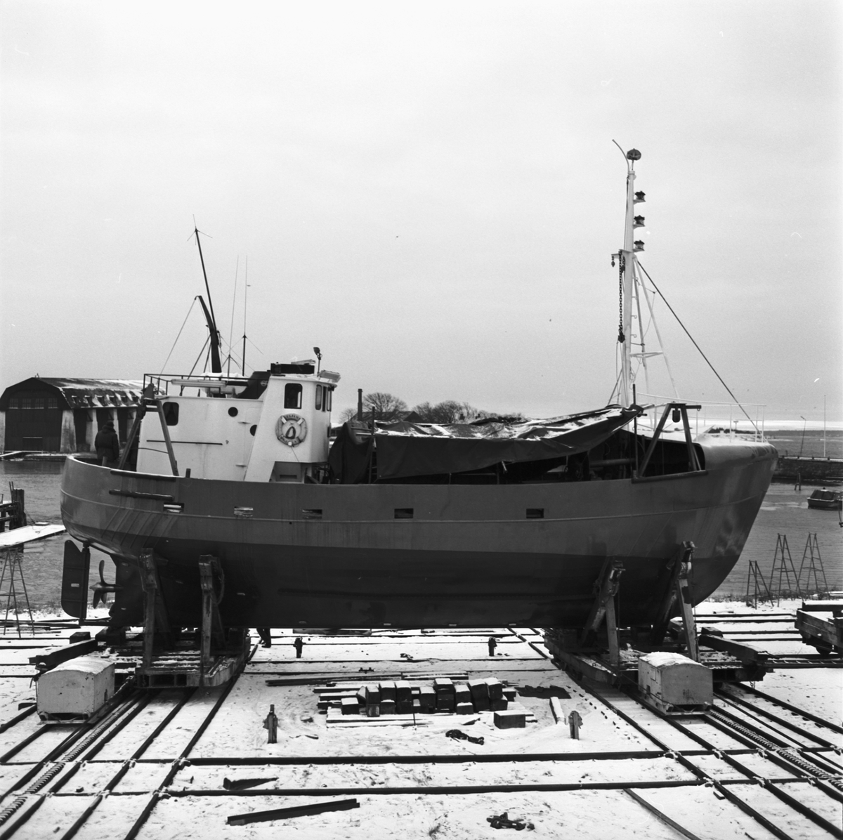 Ext av fiskebåten Tajama på slipen