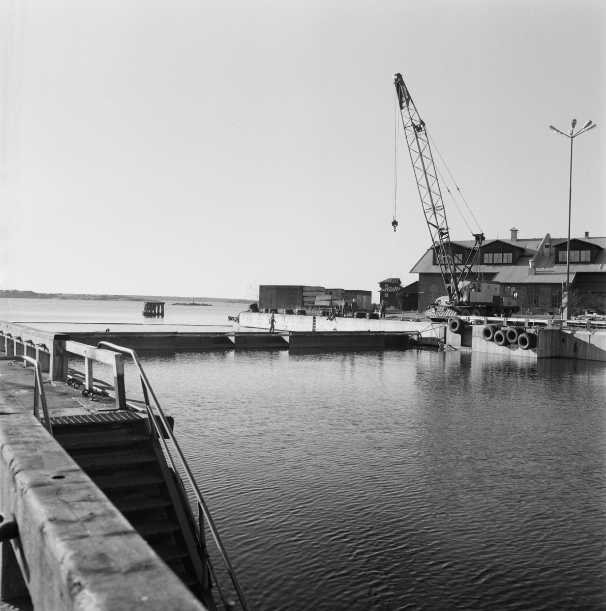 Bogsering av dockporten till Oscarsdockan.