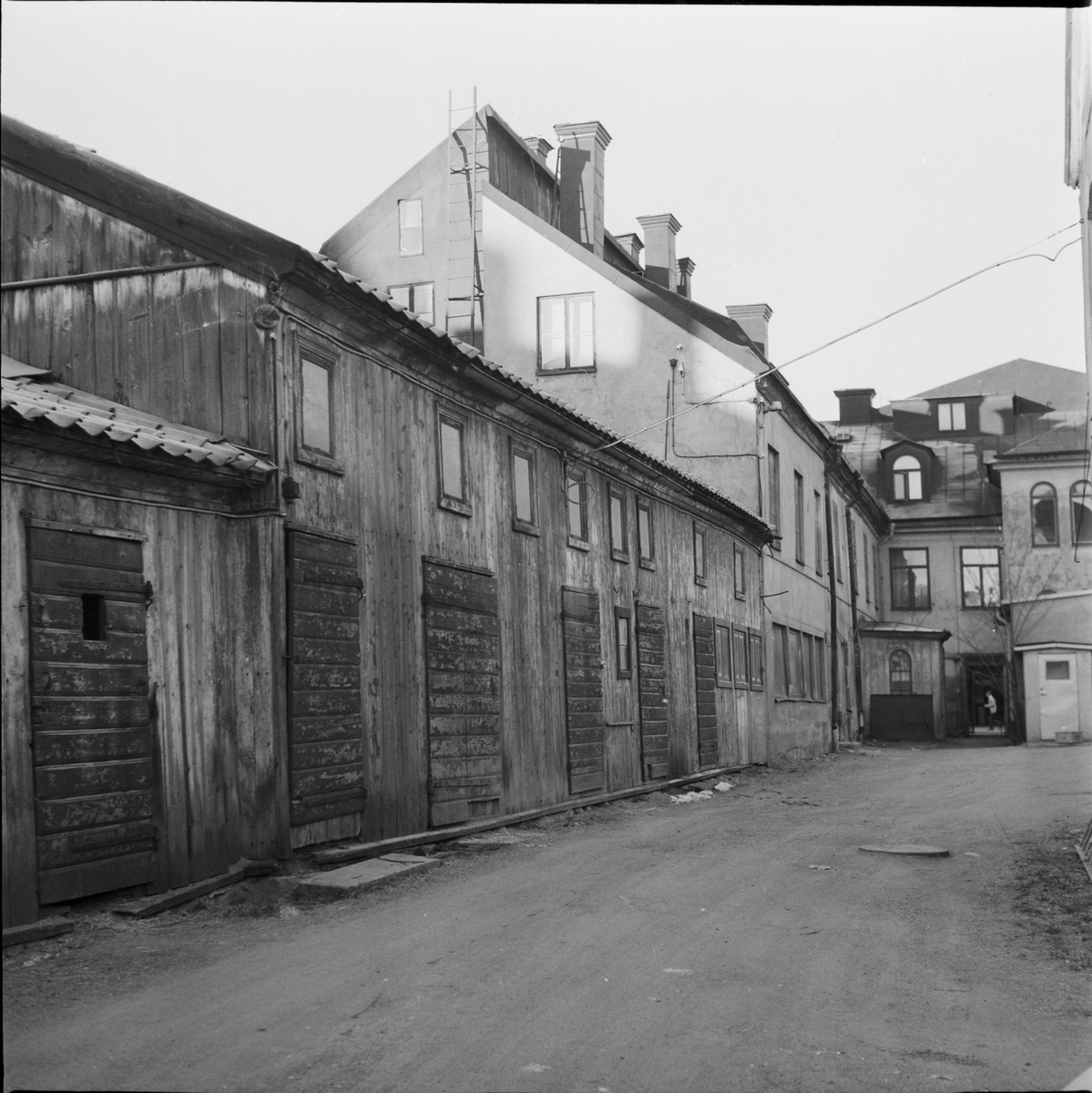 Hus D, C och A från sydöst, tomt 11, kvarteret Sala, Uppsala 1968