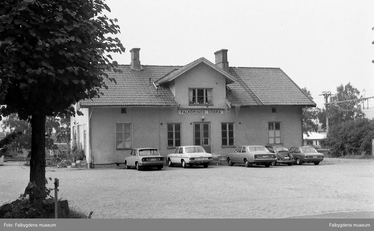 Byggnadsinventering 1972. Södra stationen från Ö.