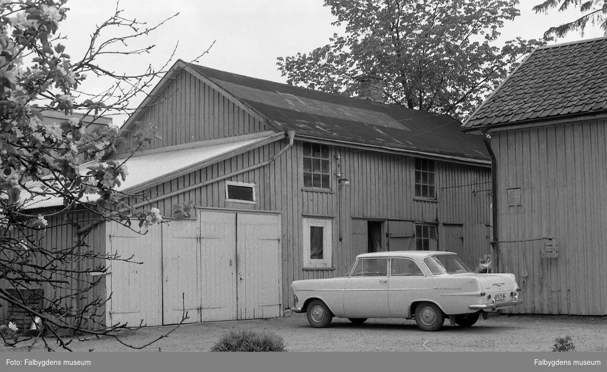 Byggnadsinventering 1972. S:t Bernhard stä 263. Hus 3 från NV.