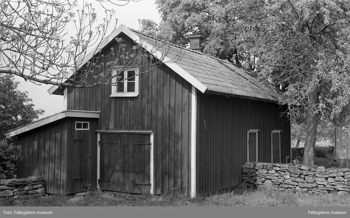 Byggnadsinventering 1972. Postgården, stä 595, hus 2 från SO.