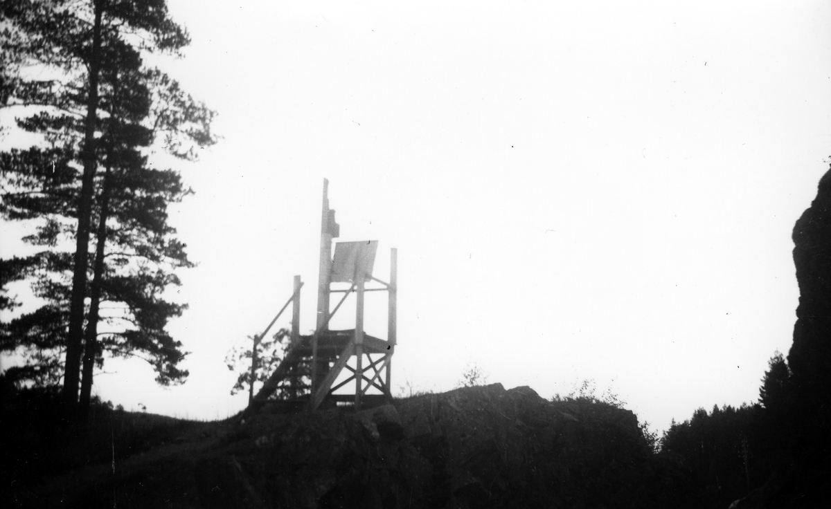 Setesdalsbanen. Innkjørsignal ved Iveland stasjon.  August 1958.