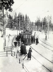 Holmenkollbanen. Antagelig Besserud stasjon. Ca. 1900.