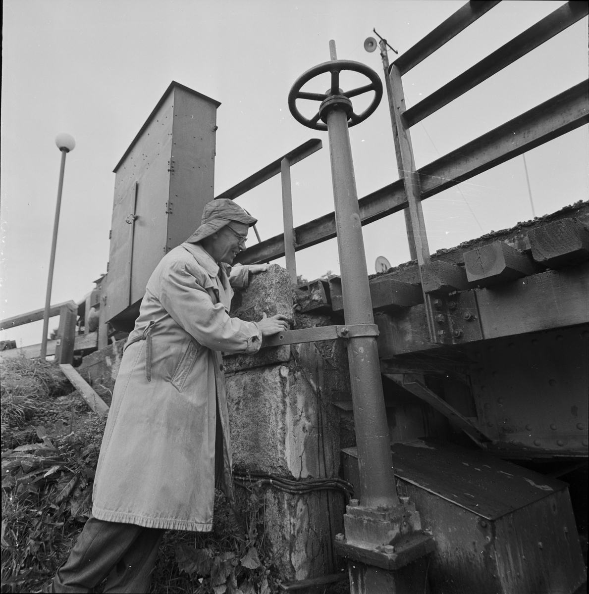 Reparationsarbeten av Flottsundsbron, Uppsala 1956