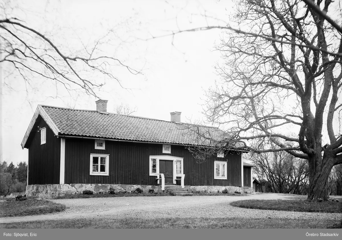 Gård i Råberga, Närkes Täby 1946 - Örebro Stadsarkiv / DigitaltMuseum