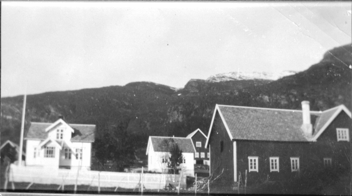 Oversiktsbilde av Otelius Nilsens gård i Grovfjord.