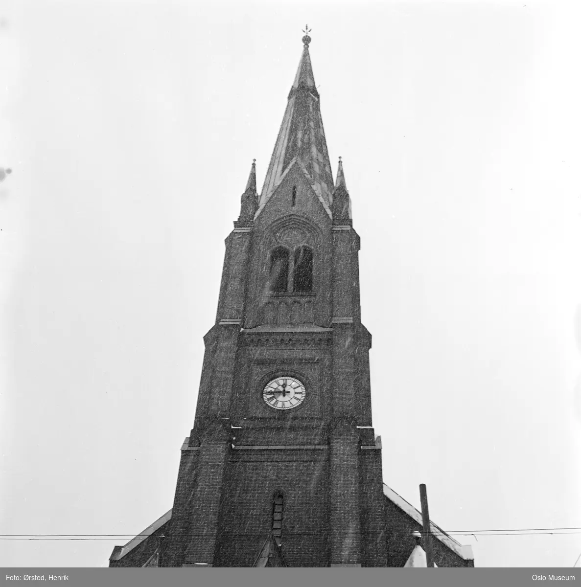 Uranienborg kirke, tårn