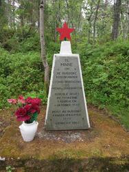 Minnestøtte over sovjetiske krigsfanger i Årødalen