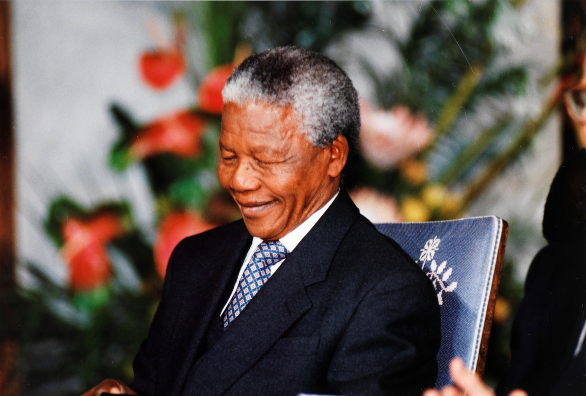 Nelson Mandela under tildelingen av Nobels fredspris i 1993.