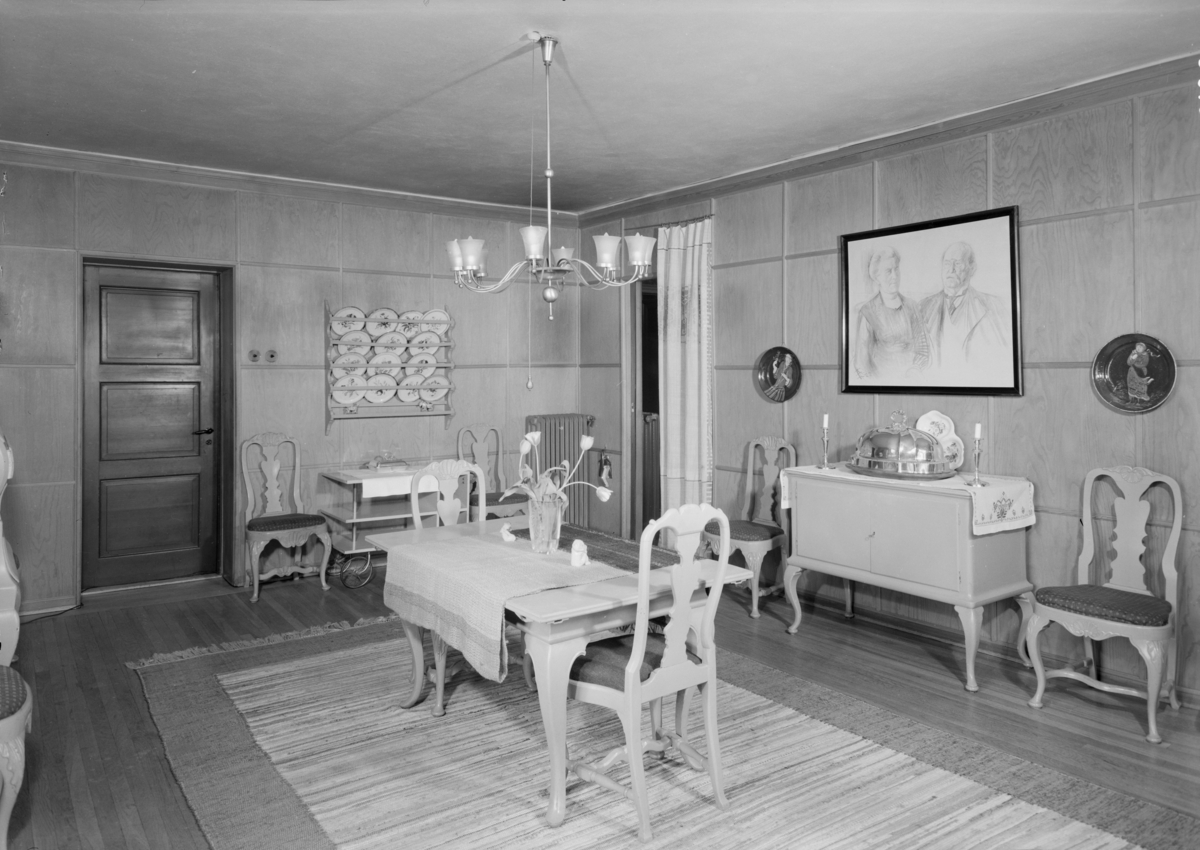Interiørfotografier av arkitekt Andreas Bjerckes bolig i Mogens Thorsensgt. 1.