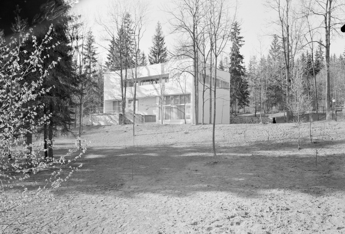 Arkitekturfoto av Villa Ditlev-Simonsen, Vestre Aker (nå Oslo), bygd i 1937.