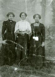 Anne, Marit og Ragnhild Holene
