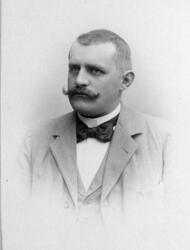 Henrich Gustav Biørn med bart.