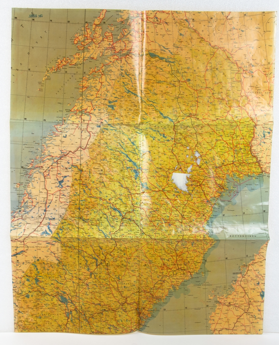 Karta över norra Sverige. Okänd skala. Kartan är inplastad.