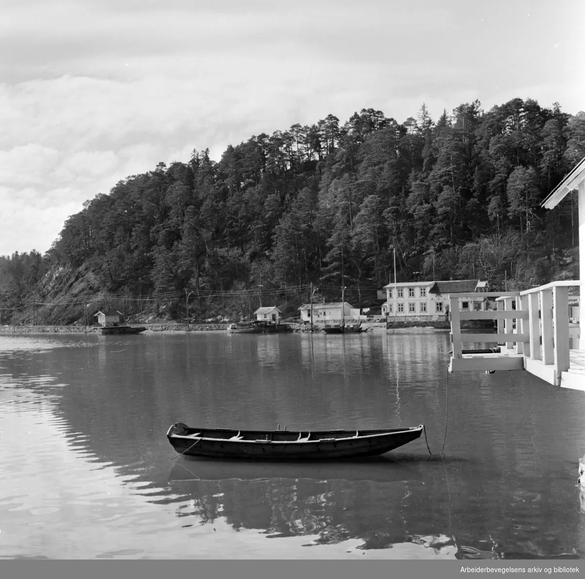 Fergestedet ved Malmøysundet. Malmøya. April 1963