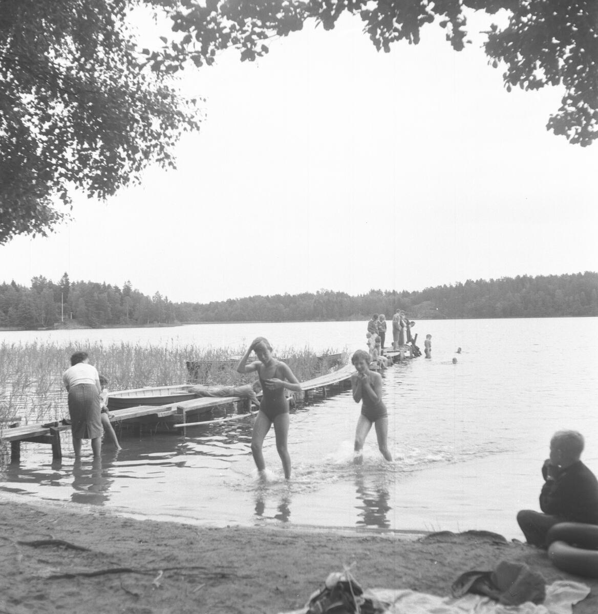 Badstrand. Troligen 50 - 60 talet. - Västernorrlands museum ...