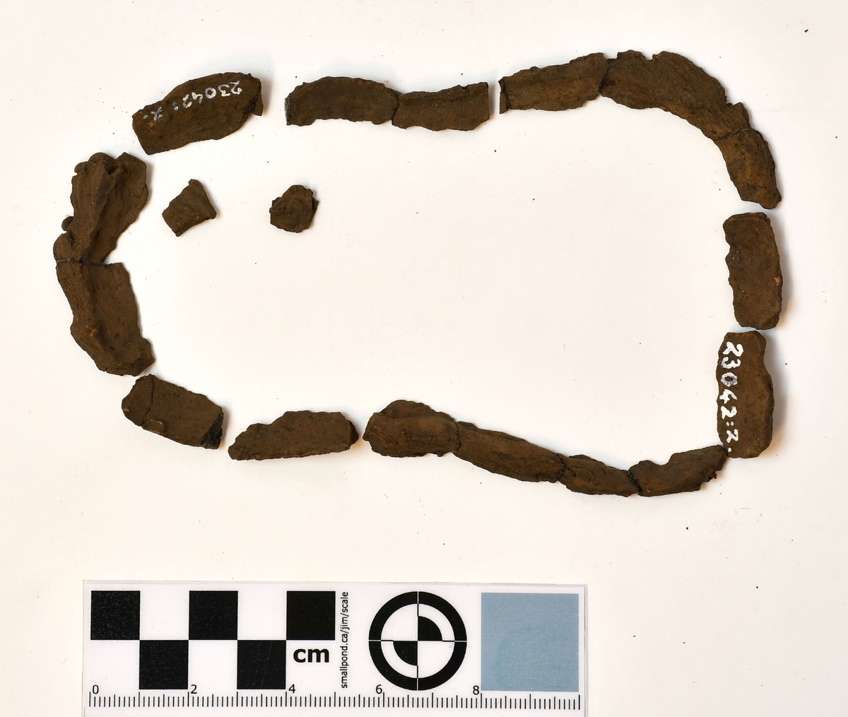 Arkeologiska fynd från Åsen, Kolbäck. 
Undersökt 1968-1970. 