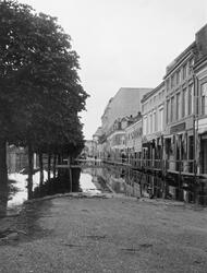 Gateparti fra Strandgata på Hamar, fotografert under flommen