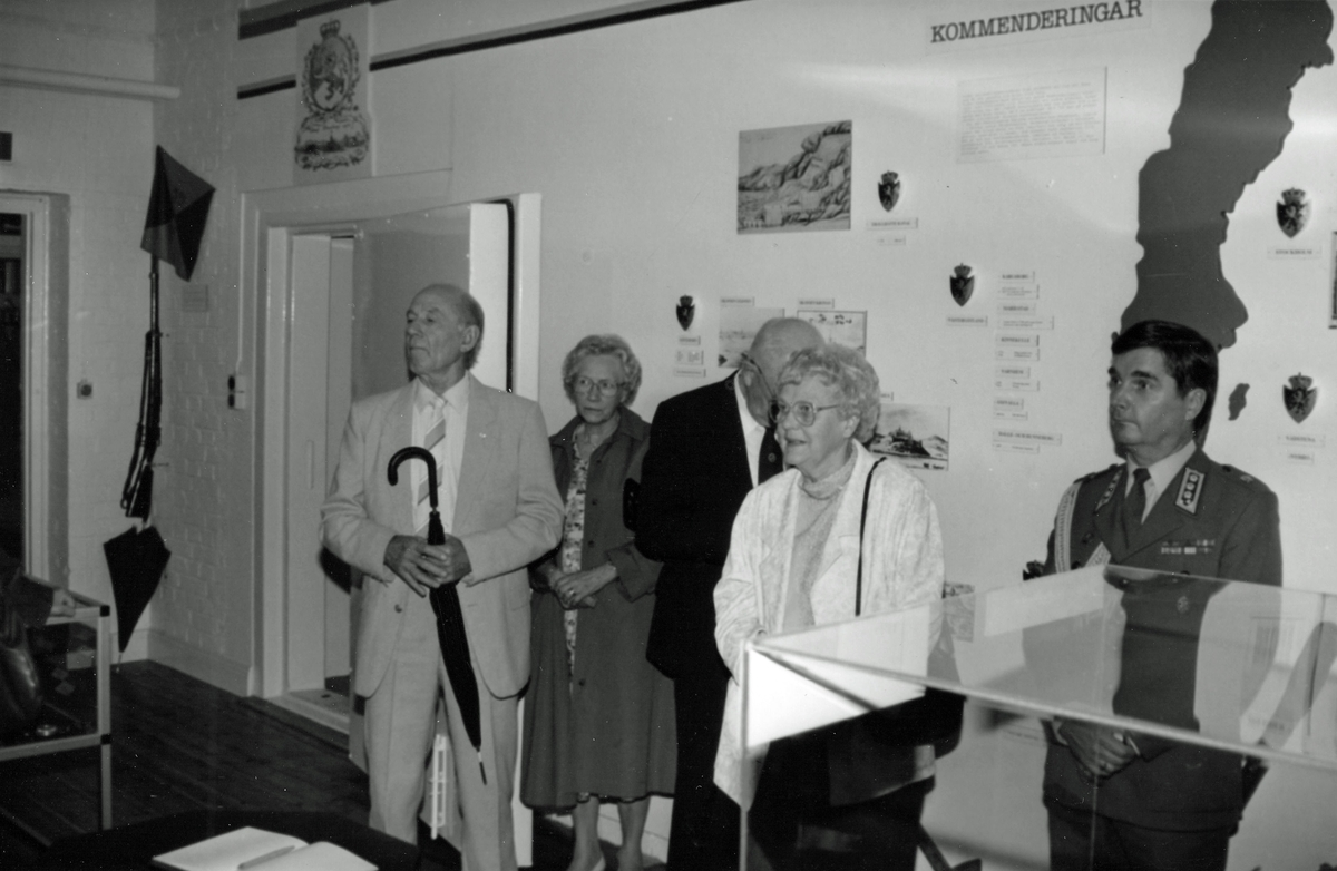 Invigning av P 4 regementsmuseums frivilligavdelning 19 sept 1990.  O och K Darheden, B Arvidsson och H Vilén.