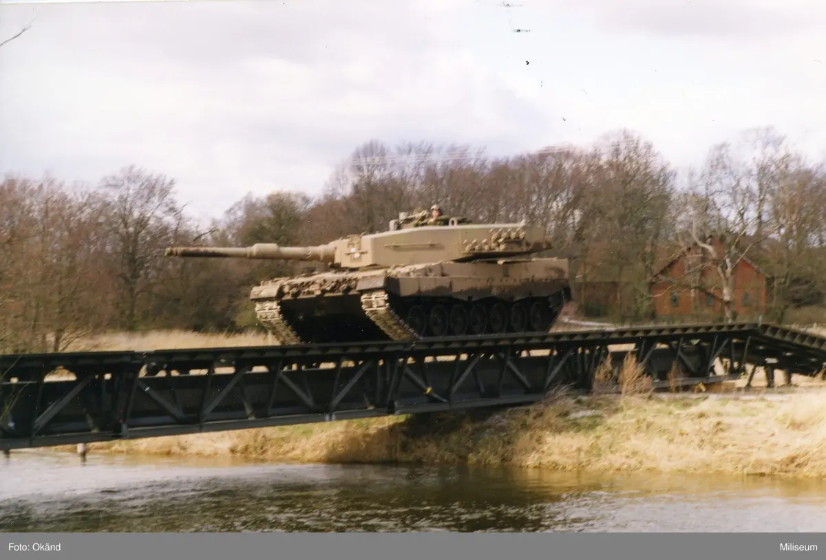 Krigsbro 5 (KB 5). Stridsvagn 122 