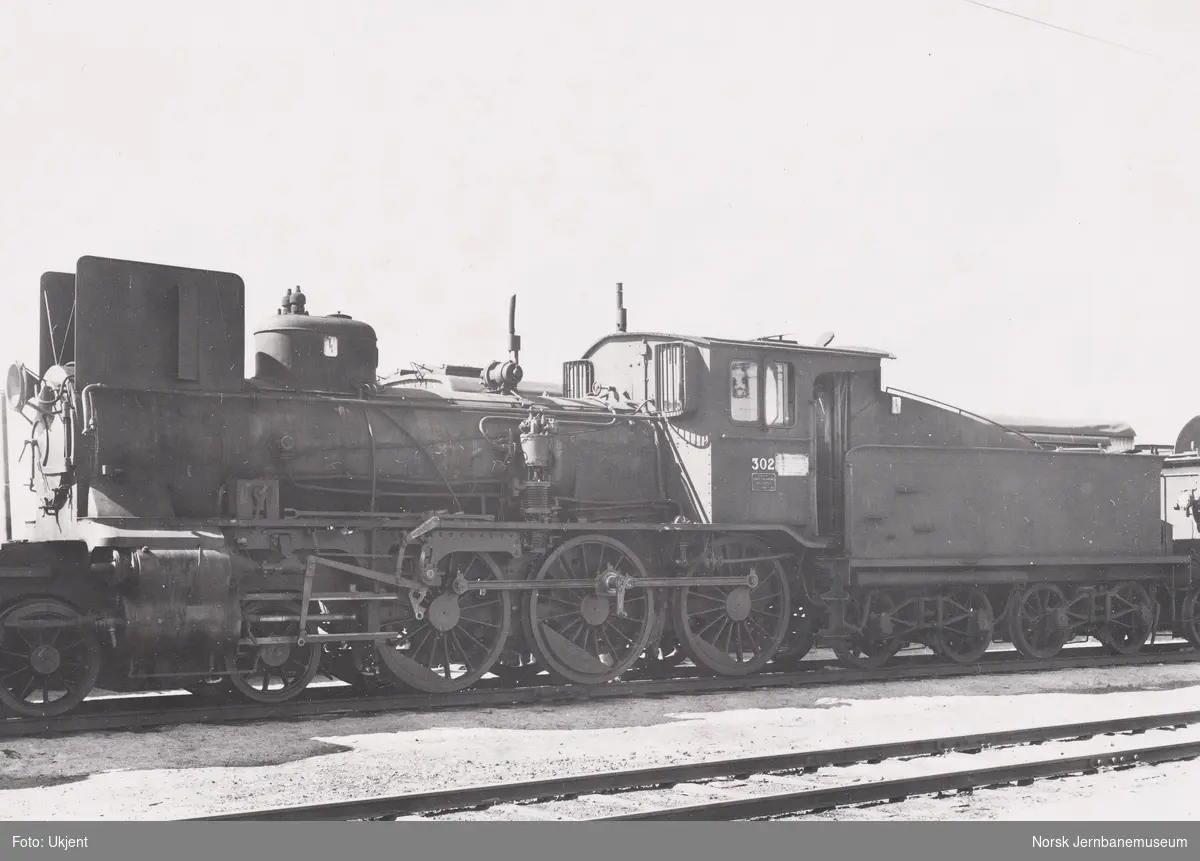 Utrangert damplokomotiv type 27a nr. 302 på Hamar