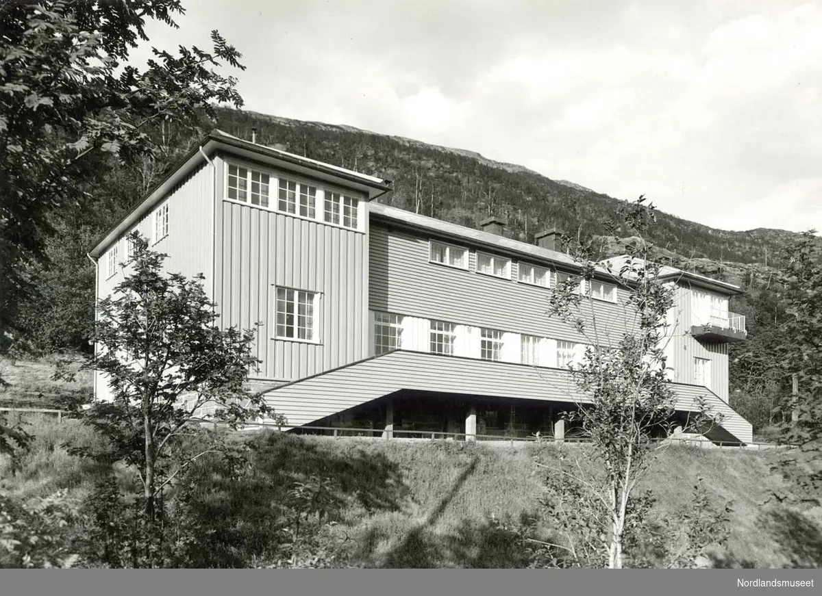 Furulund. 
Direksjonsvillaen etter 1957. 

Foto Johnson & Solberg, Bodø.