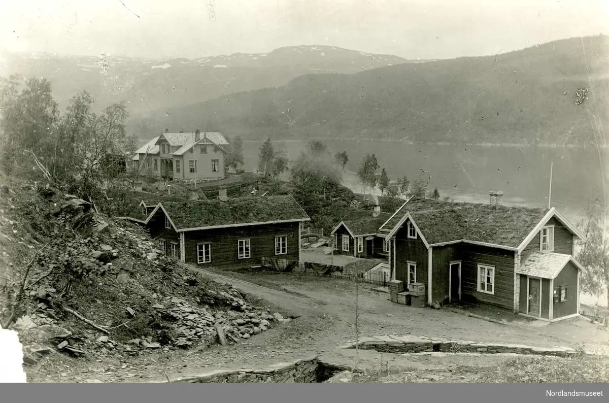 Furulund. 
Sentrum ca 1895. 

Foto Ukjent.