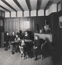 Arkitekt Kristian Hjalmar Biong med familie [Fotografi]