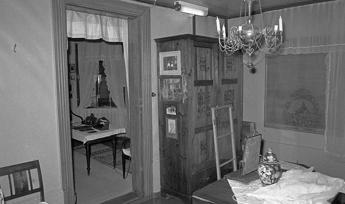 Dok:1971, aulestad, interiør, soveværelse, bord, skap, stol ...
