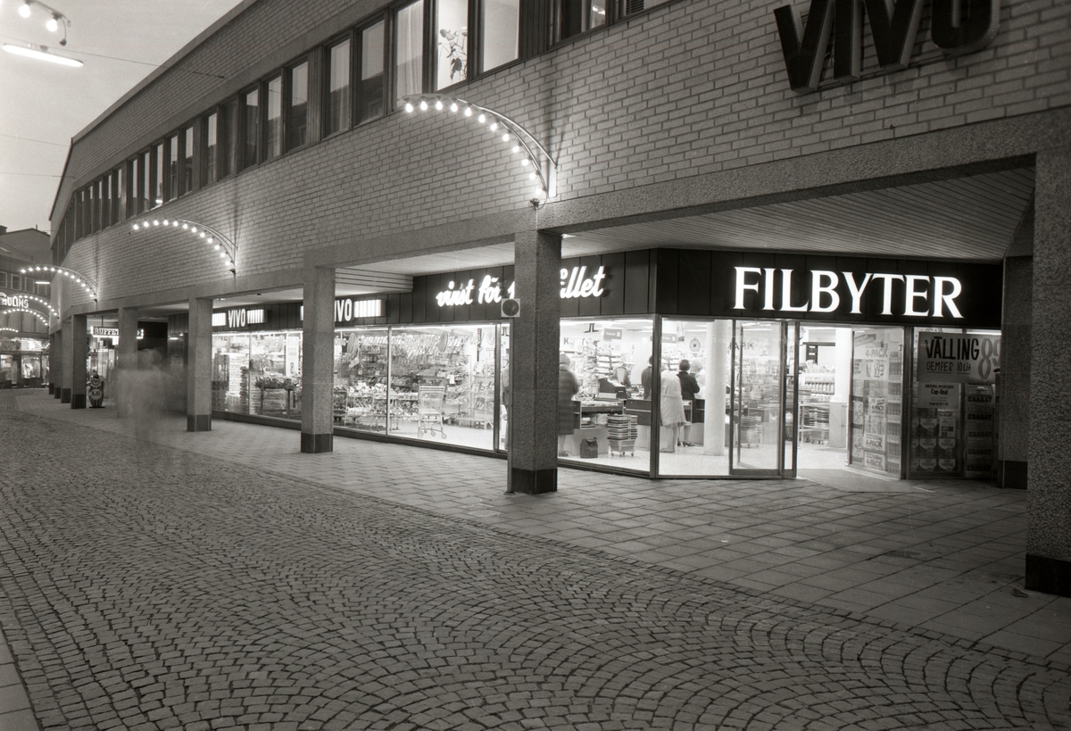 Einar Jagerwalls första bok, sid. 101: Varuhuset Filbyter på Tanneforsgatan, stadens första gågata.