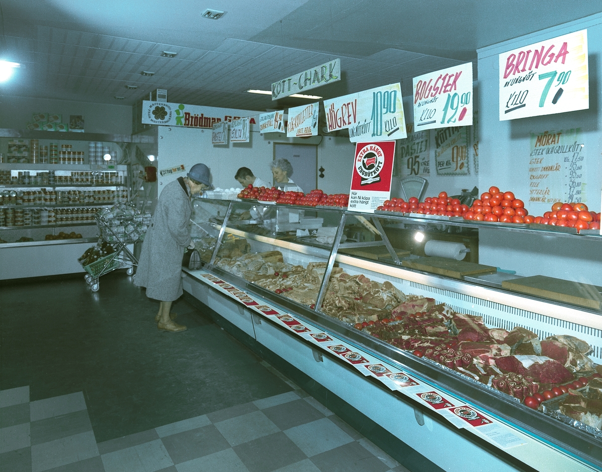 Dellstens livsmedelsbutik på Nygatan, 1967.