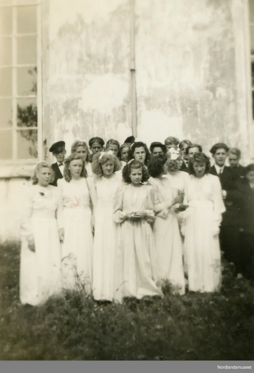 konfirmasjon-i-steigen-kirke-i-1947-nordlandsmuseet-digitaltmuseum
