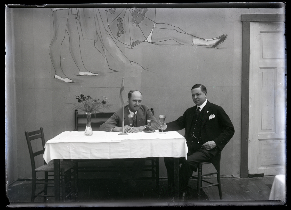Restaurangbesökare på utställning i Uddevalla 1928