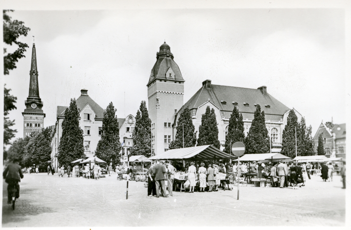 Västerås, Centrum, Stora torget. Marknad på Stora torget. 1950-tal ...