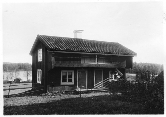 Loftbod på Petter Perssons gård i Spjutsbo.