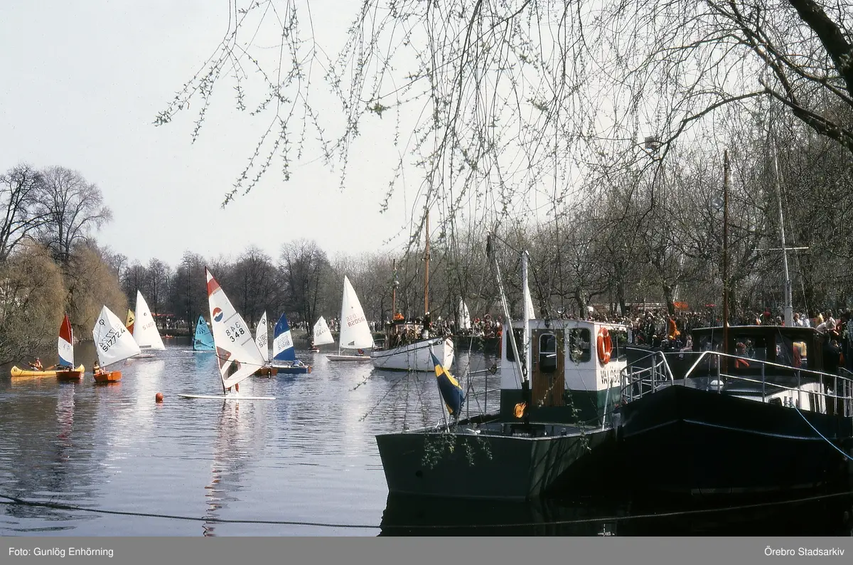 Segelbåtar under Båtens dag, 1981 - Örebro Stadsarkiv / DigitaltMuseum
