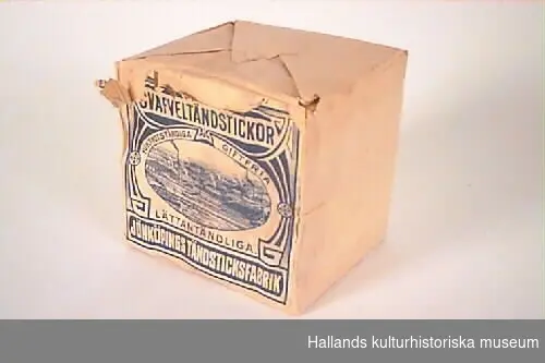 Två förpackningar med svavelstickor, från Jönköpings Tändsticksfabrik.