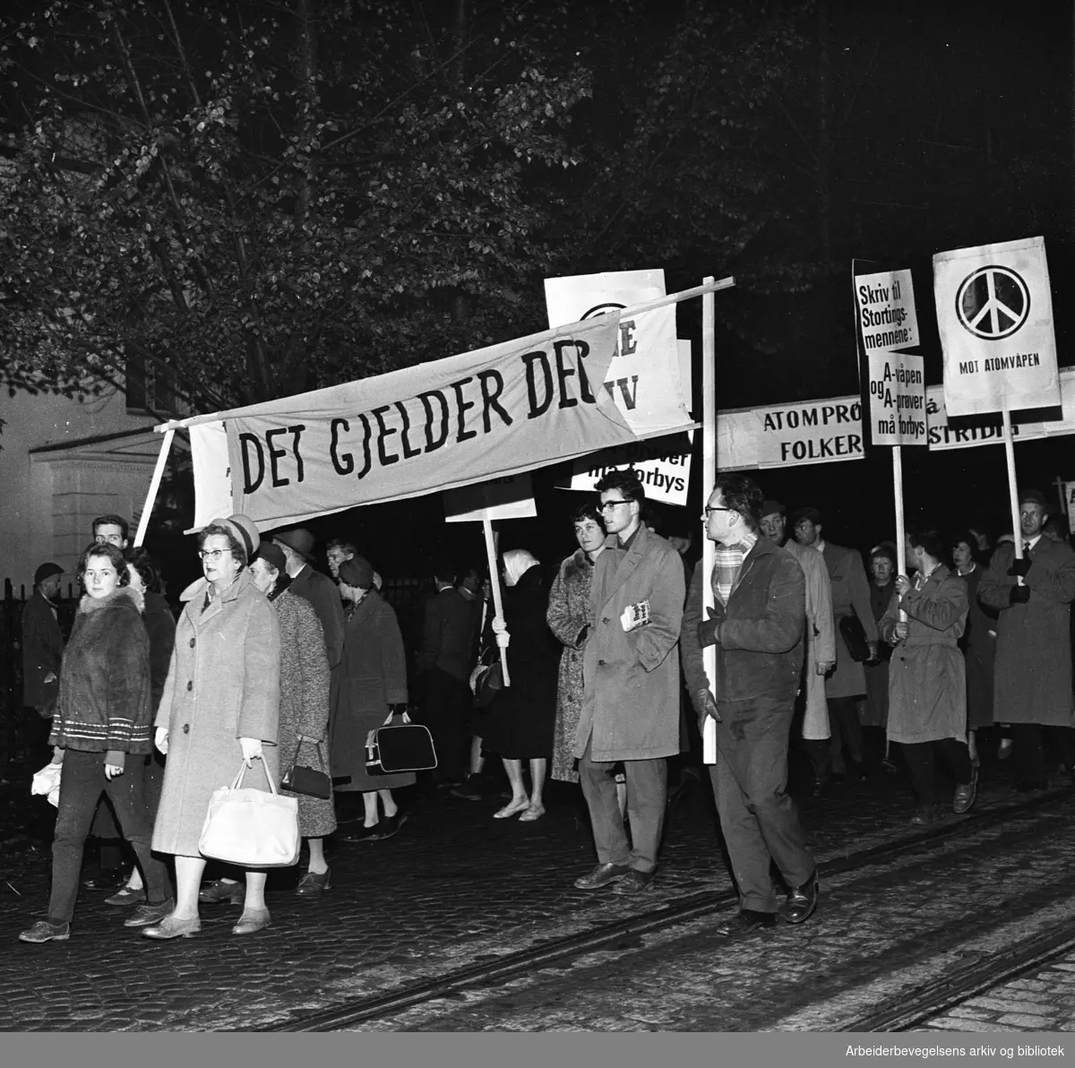 Demonstrasjon mot atomsprengningene. -.Demonstrasjon mot atomvåpen..oktober 1961