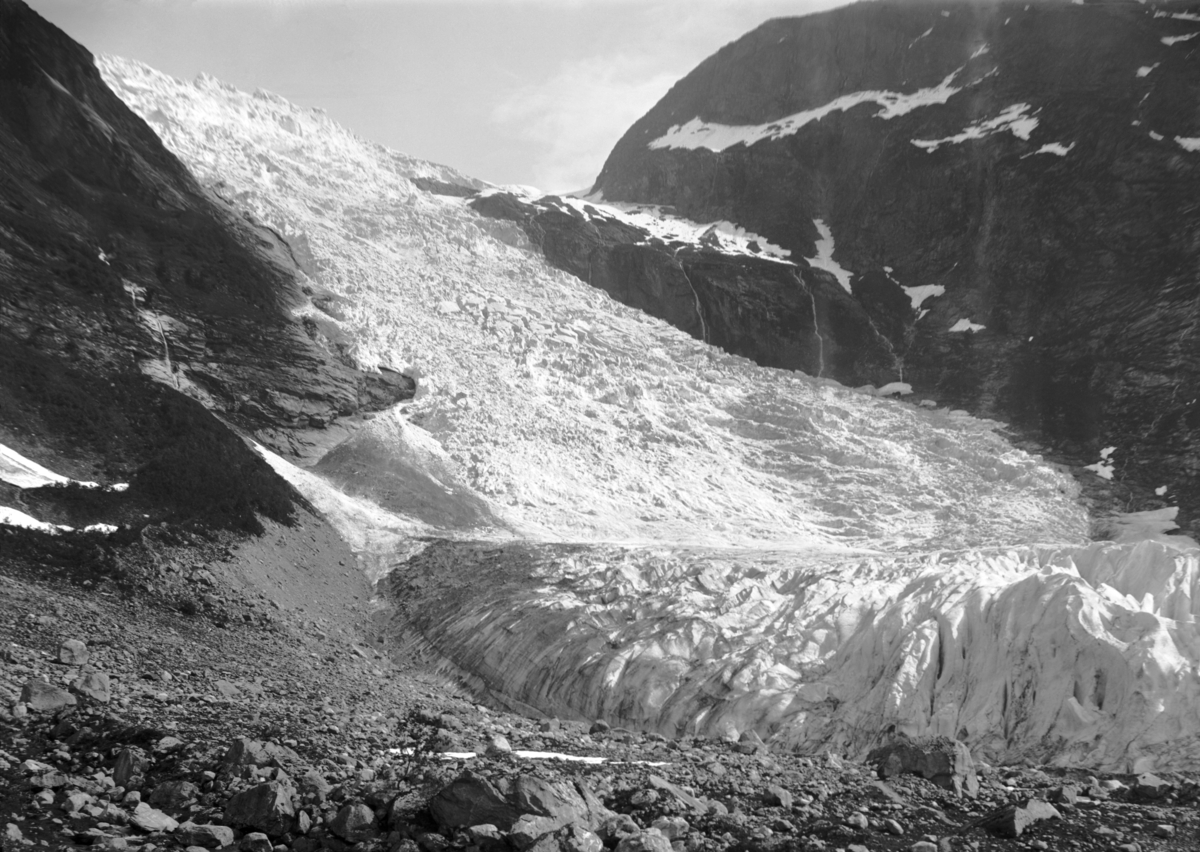 Bøyumsbreen
Fotografert 1900 Ca.