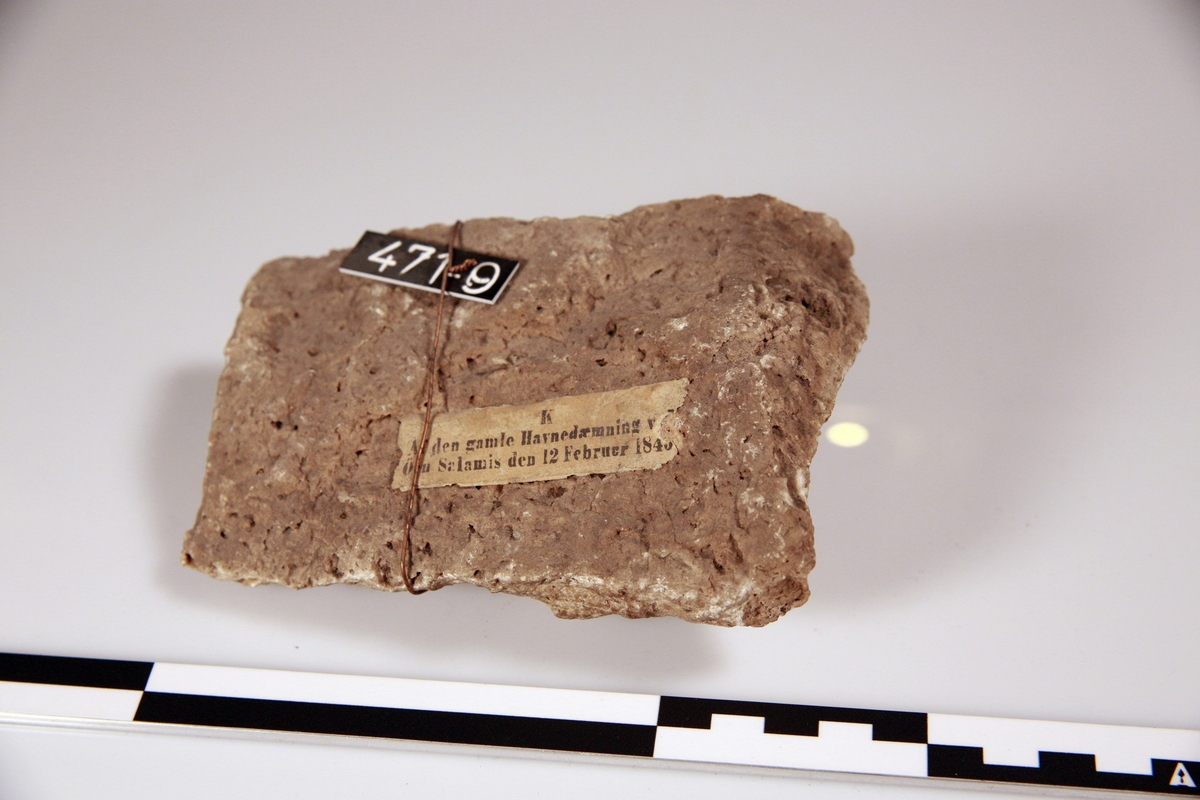 Sten fra gamle havnedemning ved Salamis, funnet 12