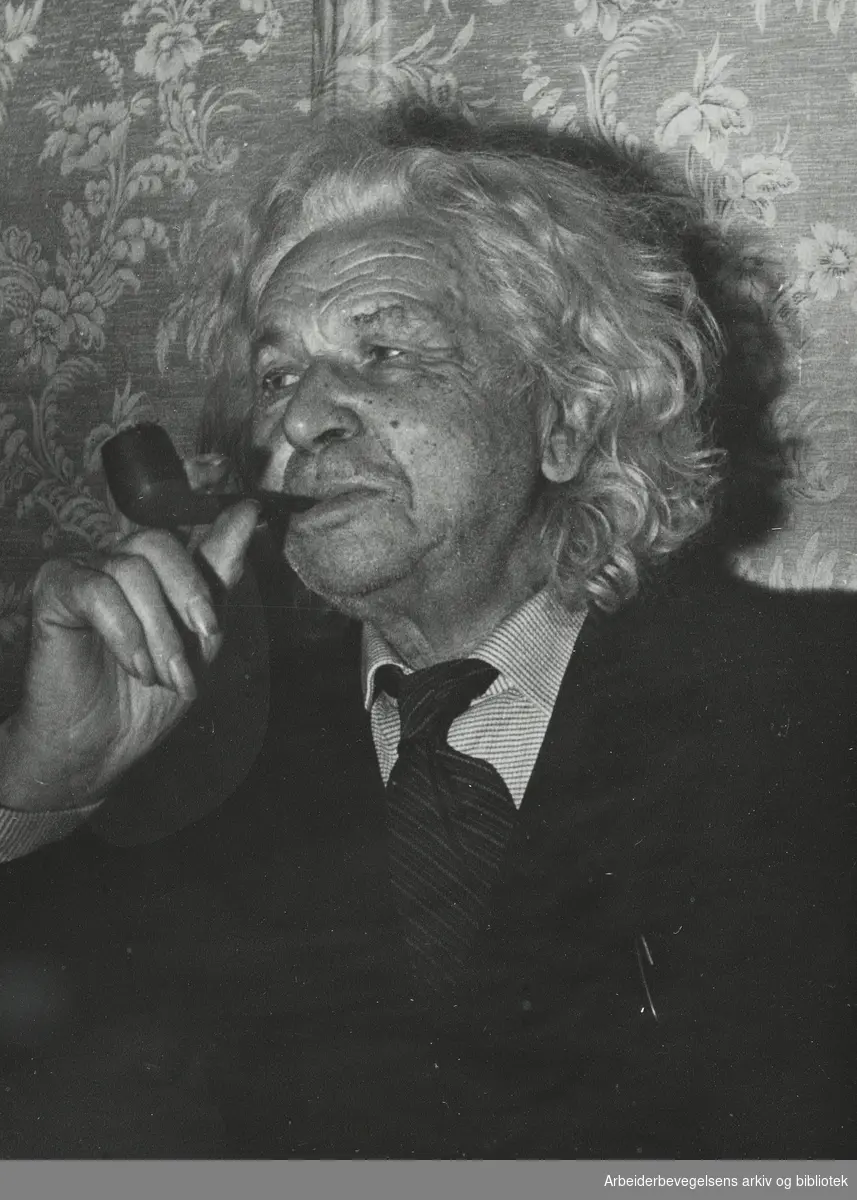 Wilhelm Rasmussen (1879-1965). Billedhugger og professor ved Statens kunstakademi 1921-1945. Medlem av NS fra 1933. Arbeidermagasinet/Magasinet for Alle