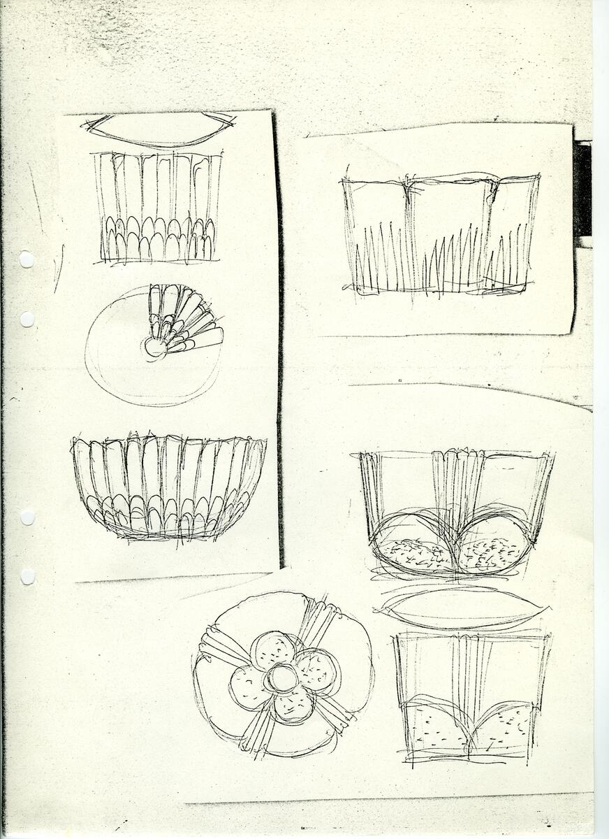 Skisser till ljusstakar, flaskor, vaser, skålar och servisglas.