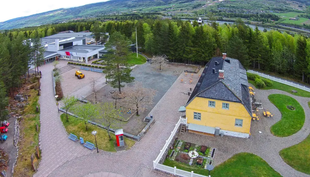 Oversiktsbilde av Norsk vegmuseum og Lysaker gjestgiveri