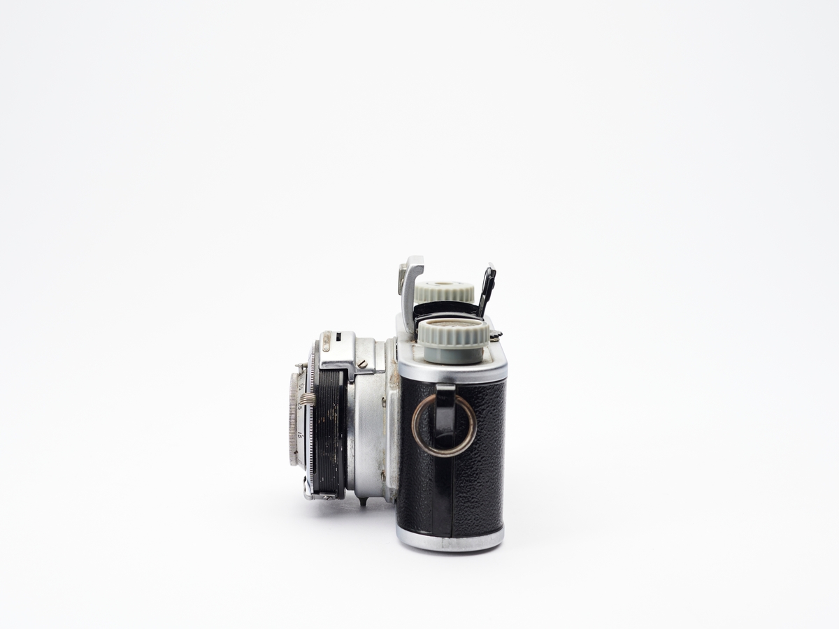 Kodak 35 er et 35 mm rullfilmkamera, produsert av Kodak fra 1938 til 1948.