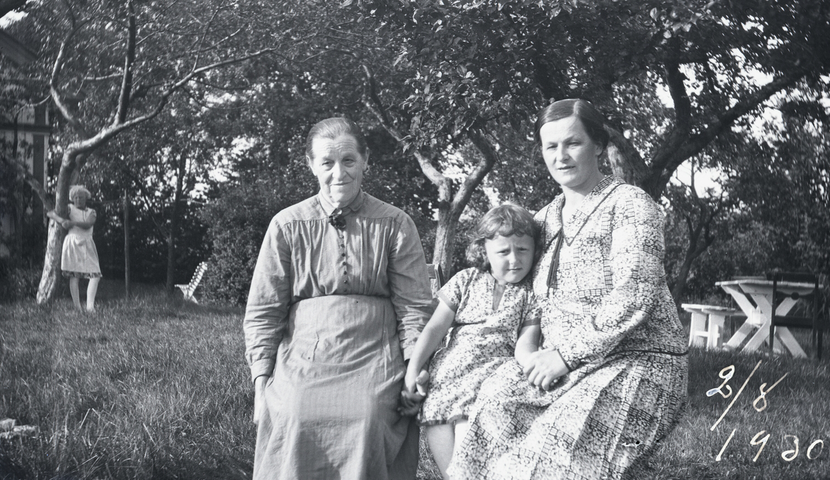 Fleire bilde av Tordis Terjesen, mor og mormor.