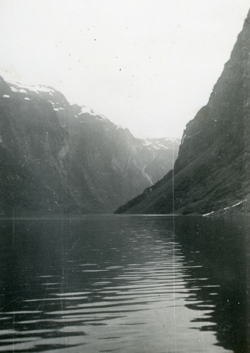 Fem bilder frå vestlandske fjordar.