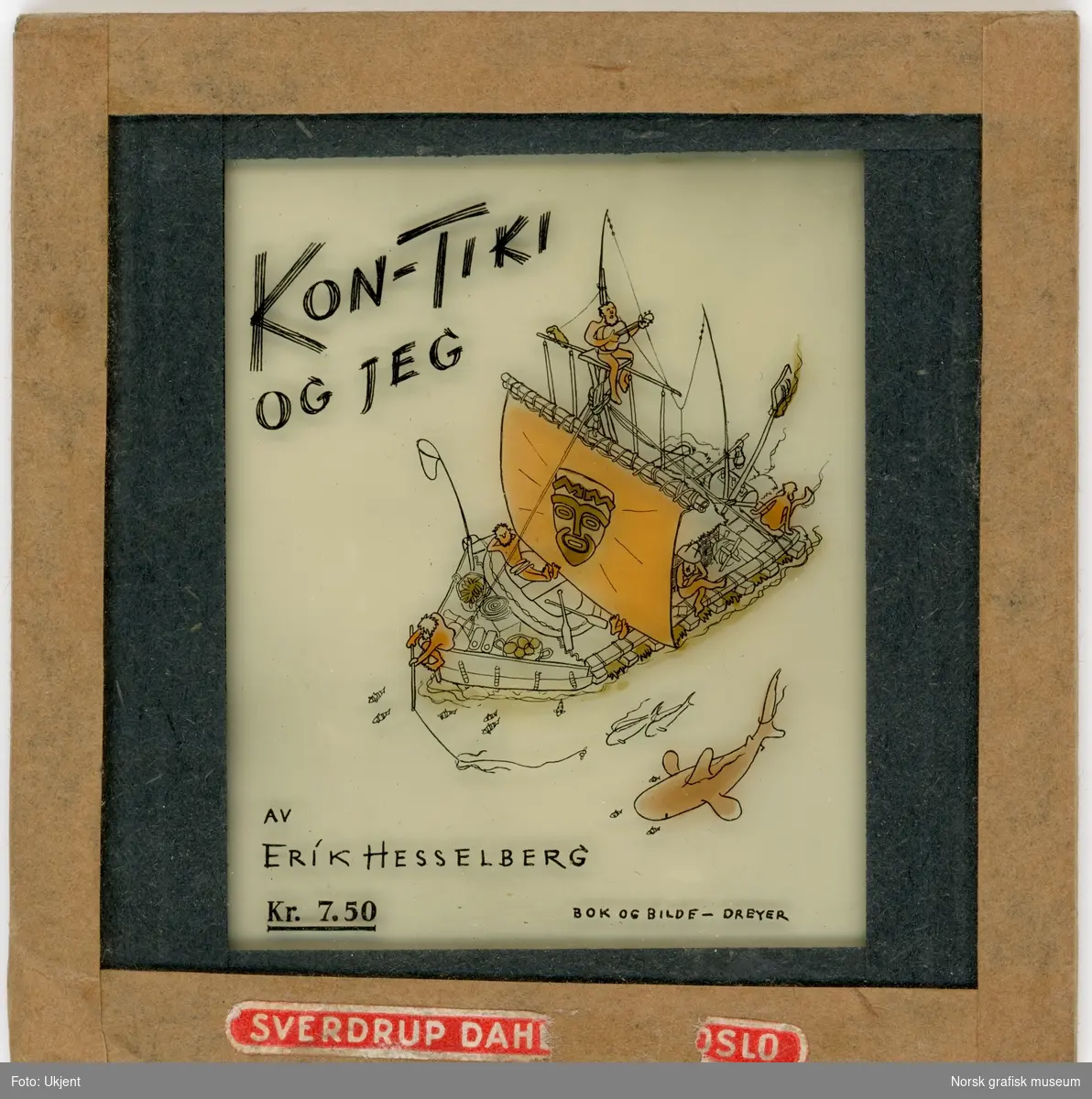 Lysbilde av fremsiden på boka "KON-TIKI OG JEG" av Erik Hesselberg.